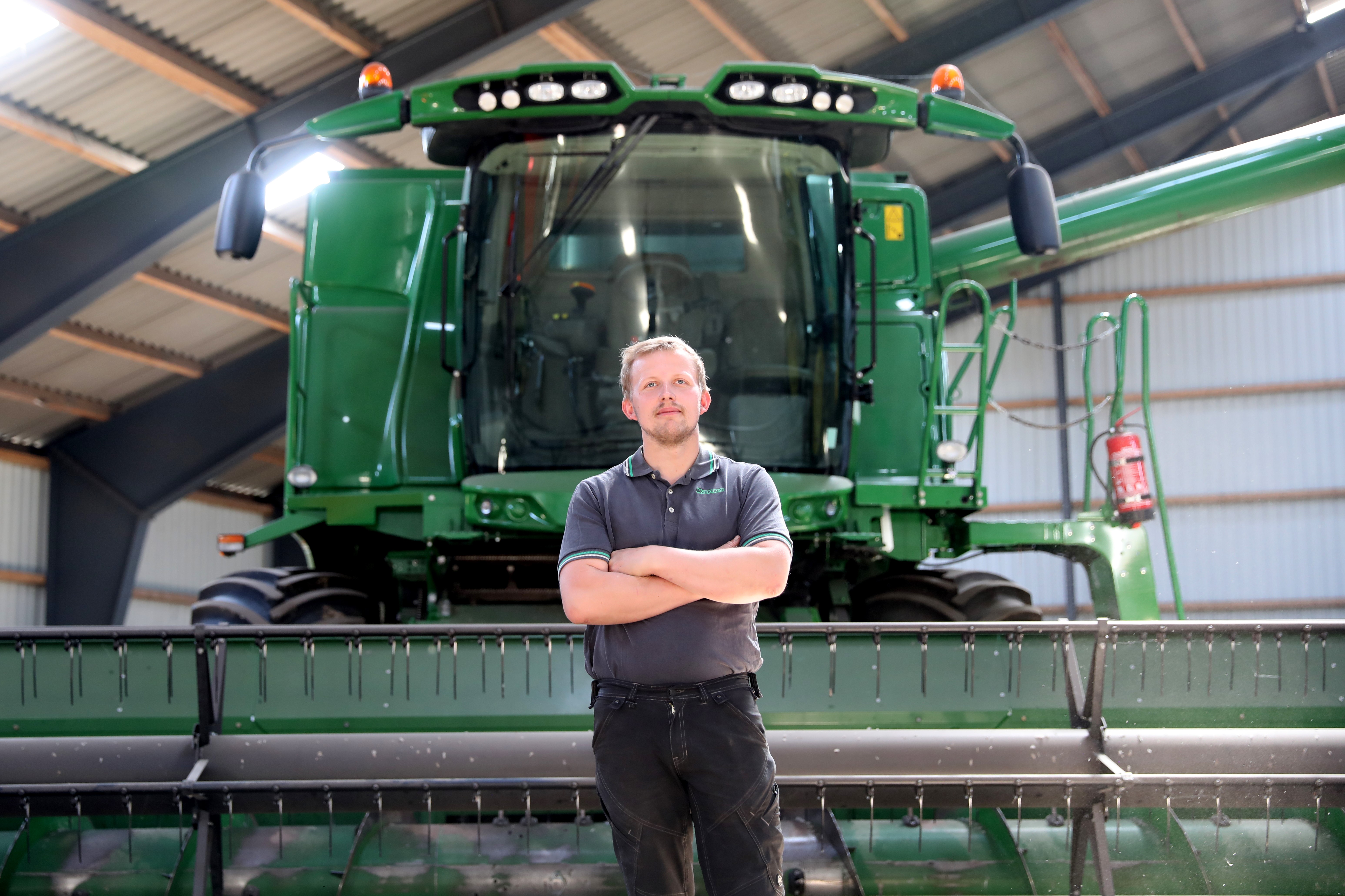 "Jeg har endnu til gode at få tændt fjernsynet, selv om det vist nok er sat til. Men sådan er livet som selvstændig"