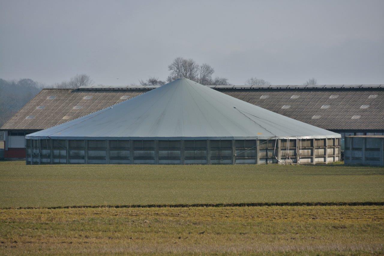 Husk det nu: Orienter kommunen om teltoverdækning på gyllebeholdere