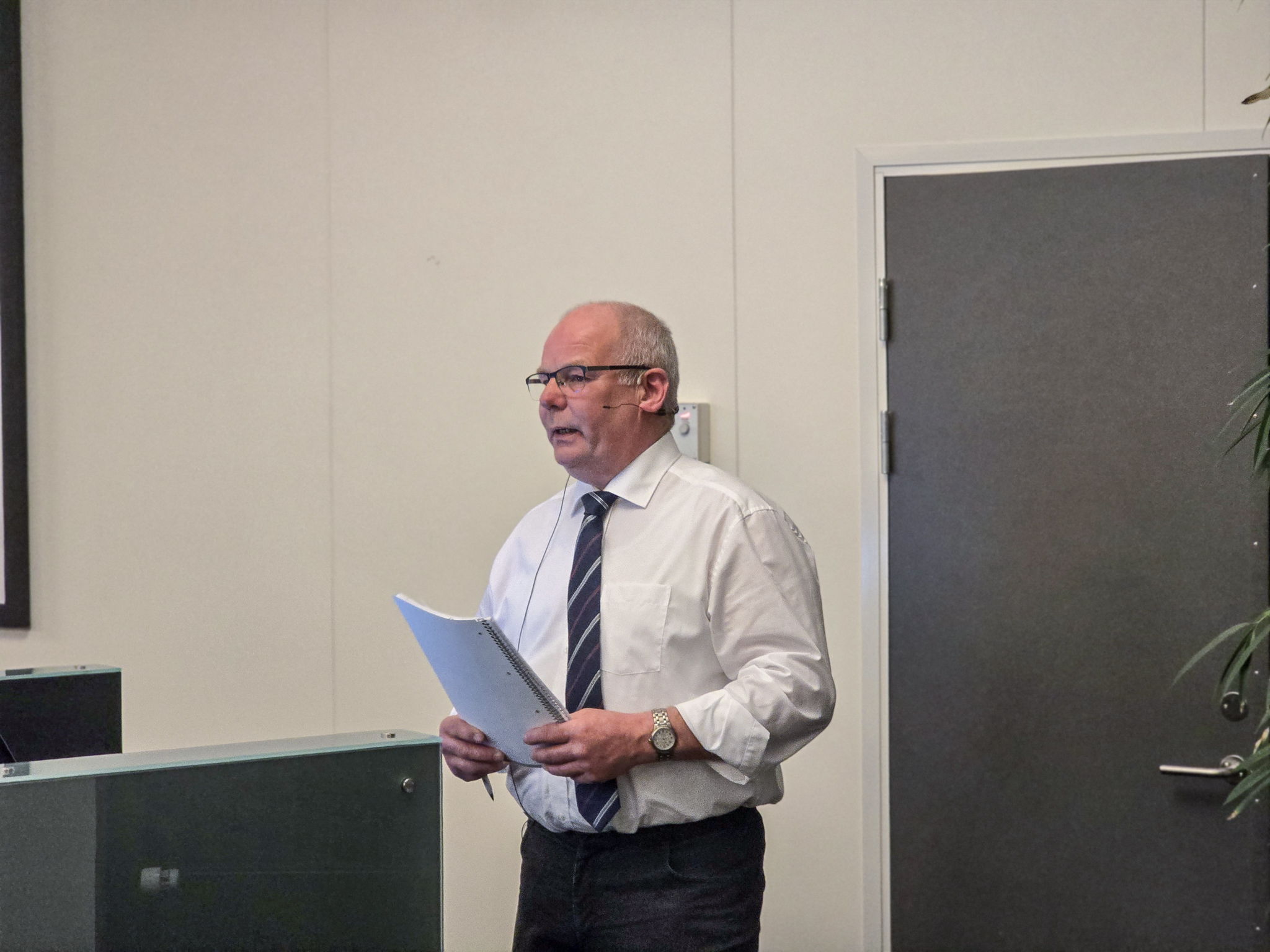 En stor mand takker af