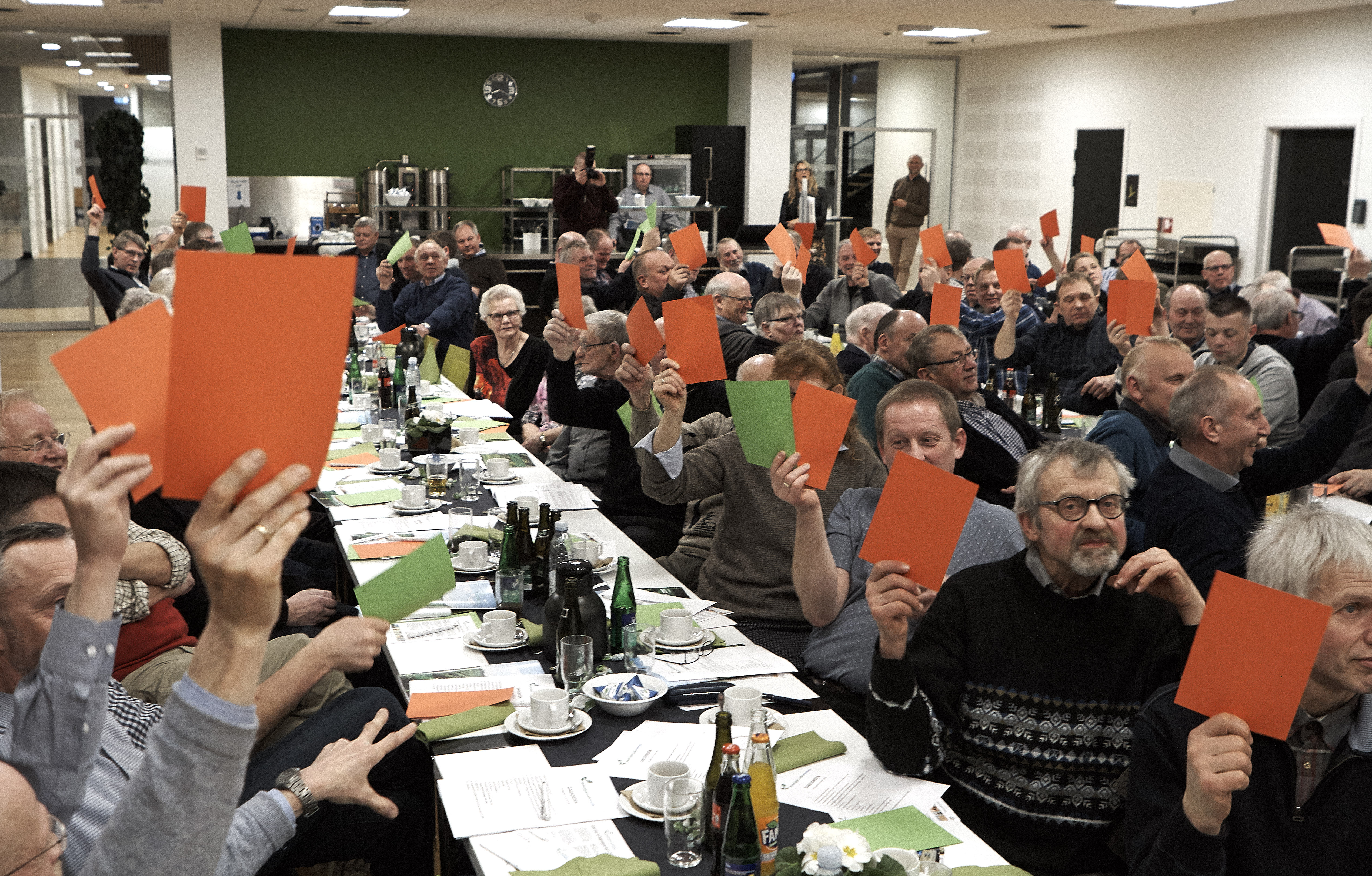 Debatten vendt på hovedet