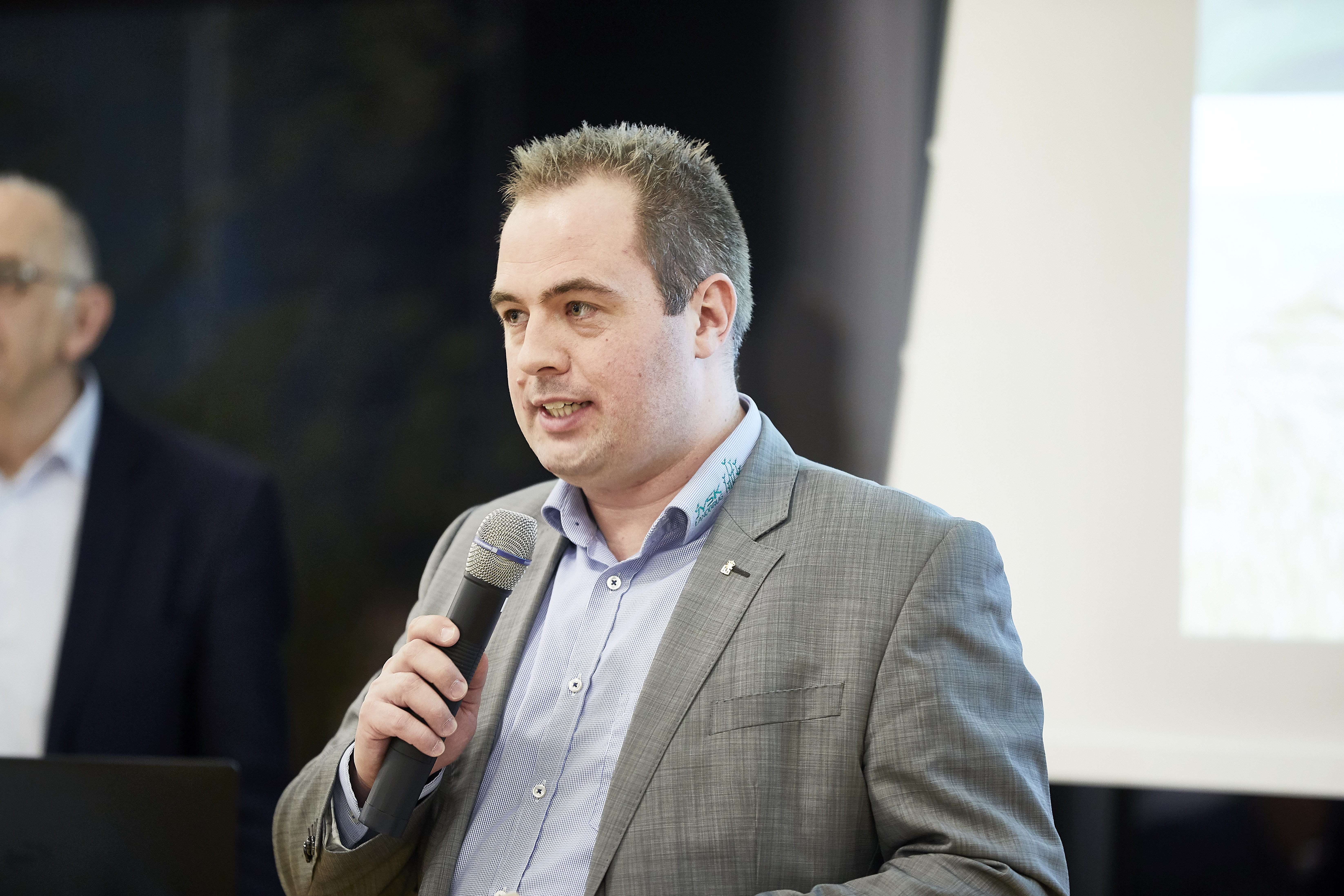 Vi er udsat for følelsesporno