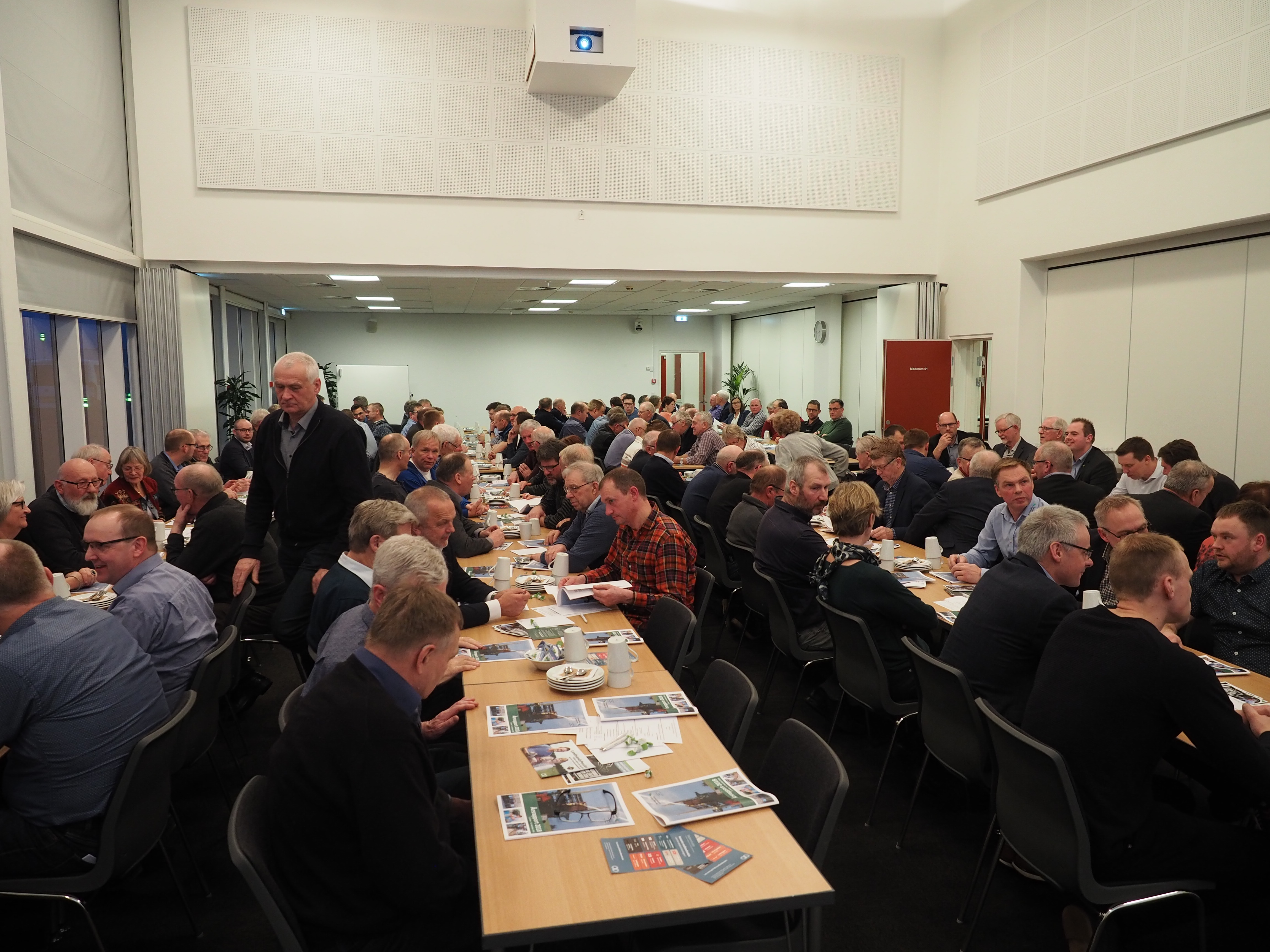 Generalforsamlinger og møder udskydes